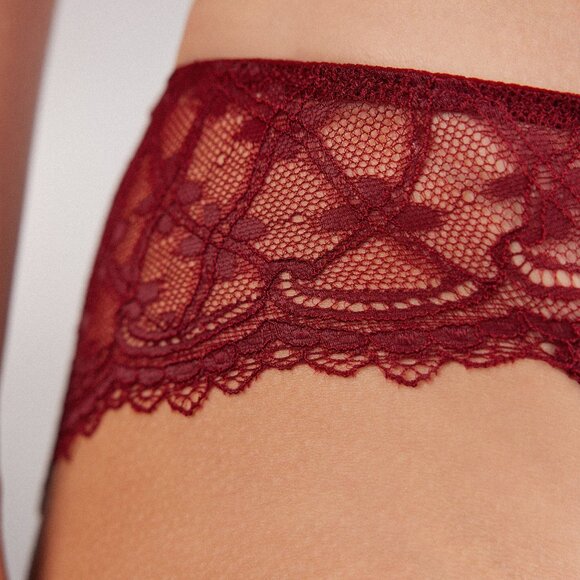Intimissimi Pretty Stretch Lace Panties - Picture 2 of 6